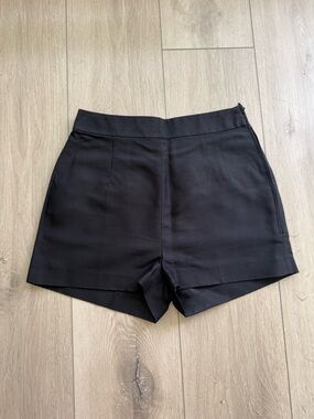 DSQUARED2 Black High-Waist Silk Tailored Shorts. Size 38, very good condition